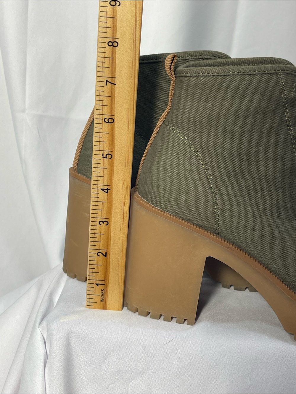 Chinese Laundry Olive Lace-Up Block Heel Boots w/Black Cap. Sz 8 military vibes - Picture 6 of 7